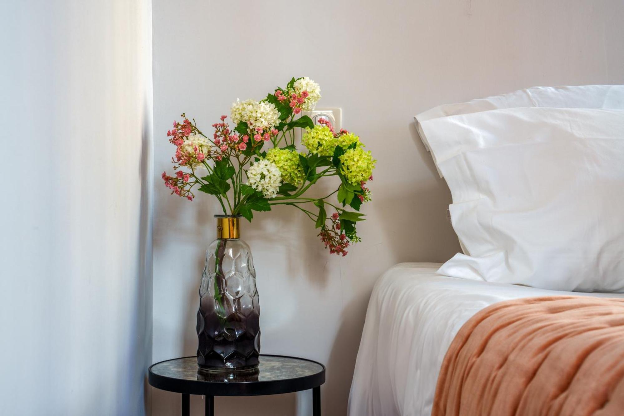 Appartement Raffine Vue Cathedrale, Jardin, Wifi Тур Экстерьер фото