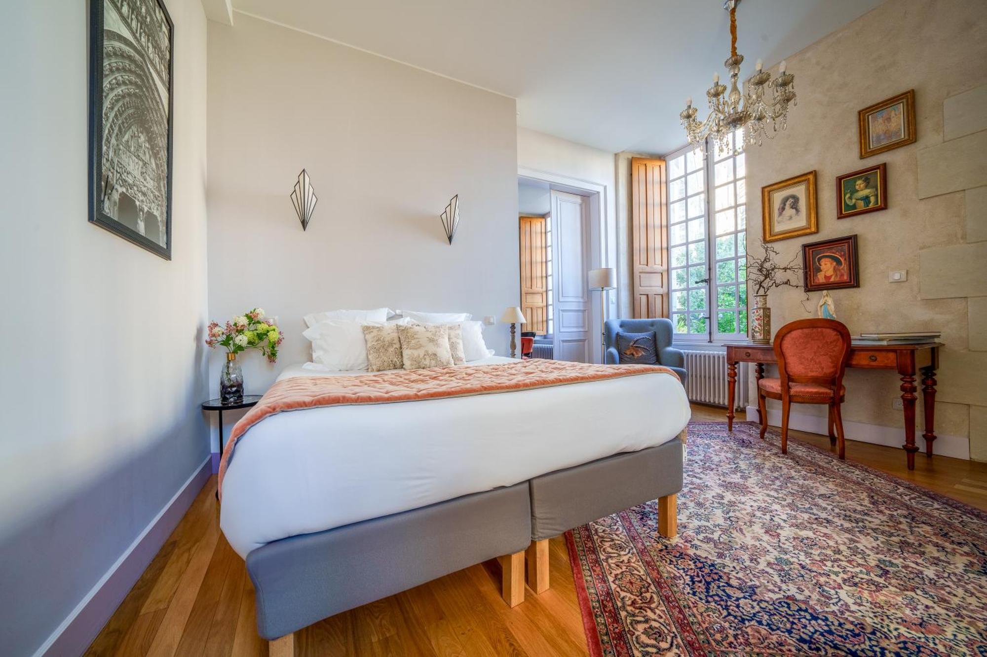Appartement Raffine Vue Cathedrale, Jardin, Wifi Тур Экстерьер фото