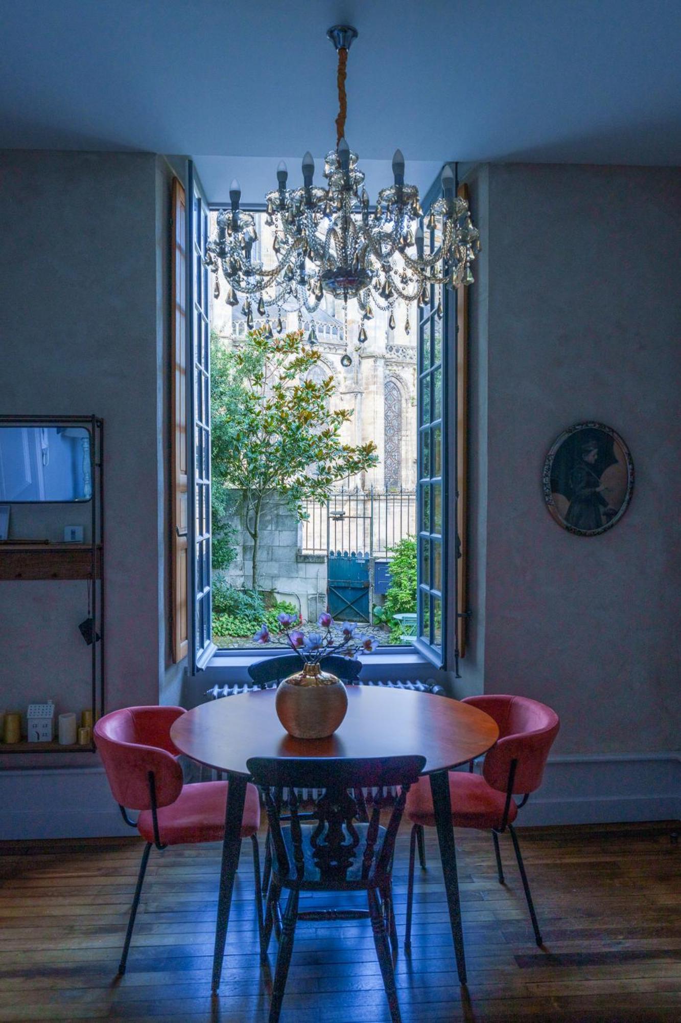 Appartement Raffine Vue Cathedrale, Jardin, Wifi Тур Экстерьер фото